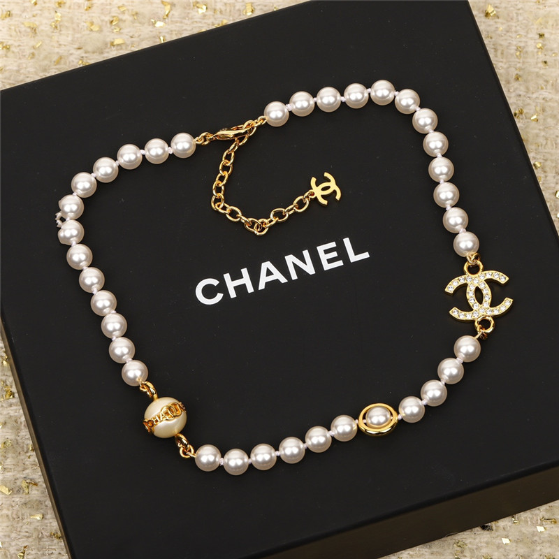 Ch**el pearl bean letter choker necklace