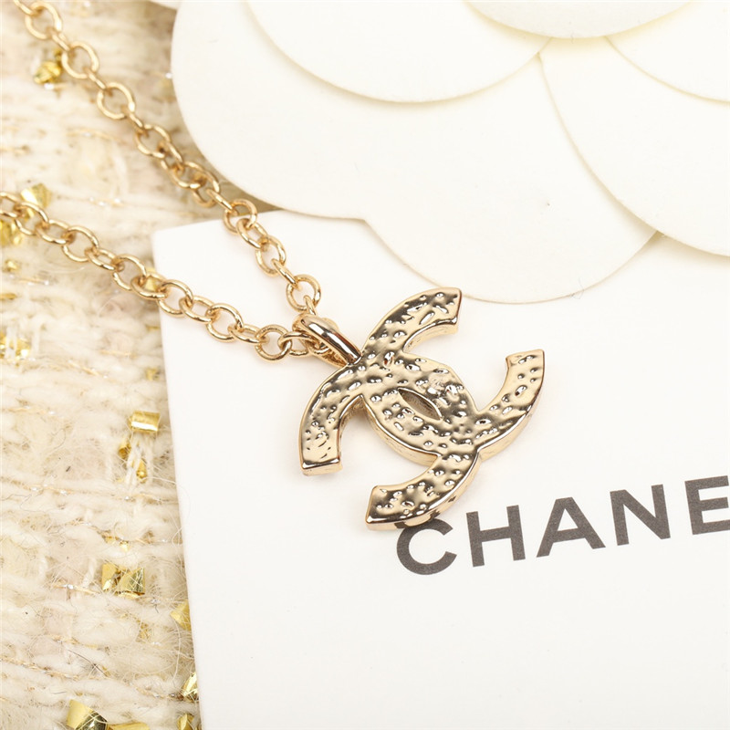 ch**el colorful D1am0nd double c necklace