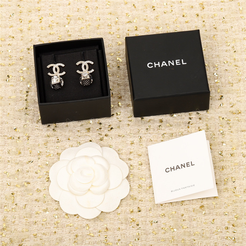 ch**el D1am0nd double c earrings