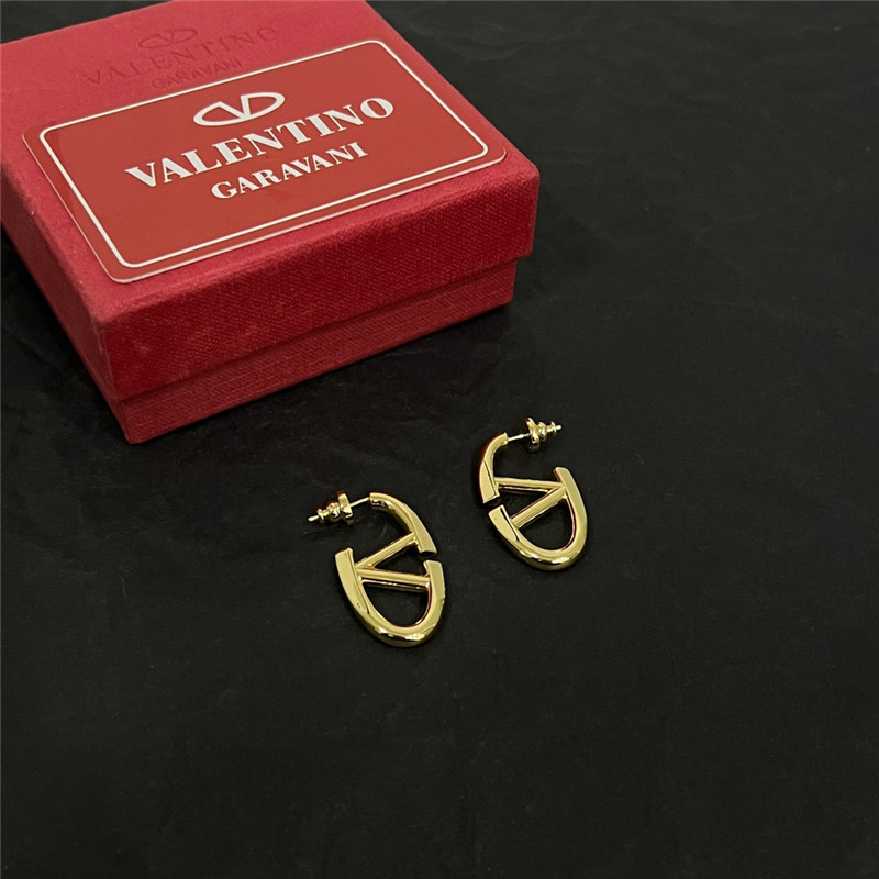 Va1e*ntin0 new earrings
