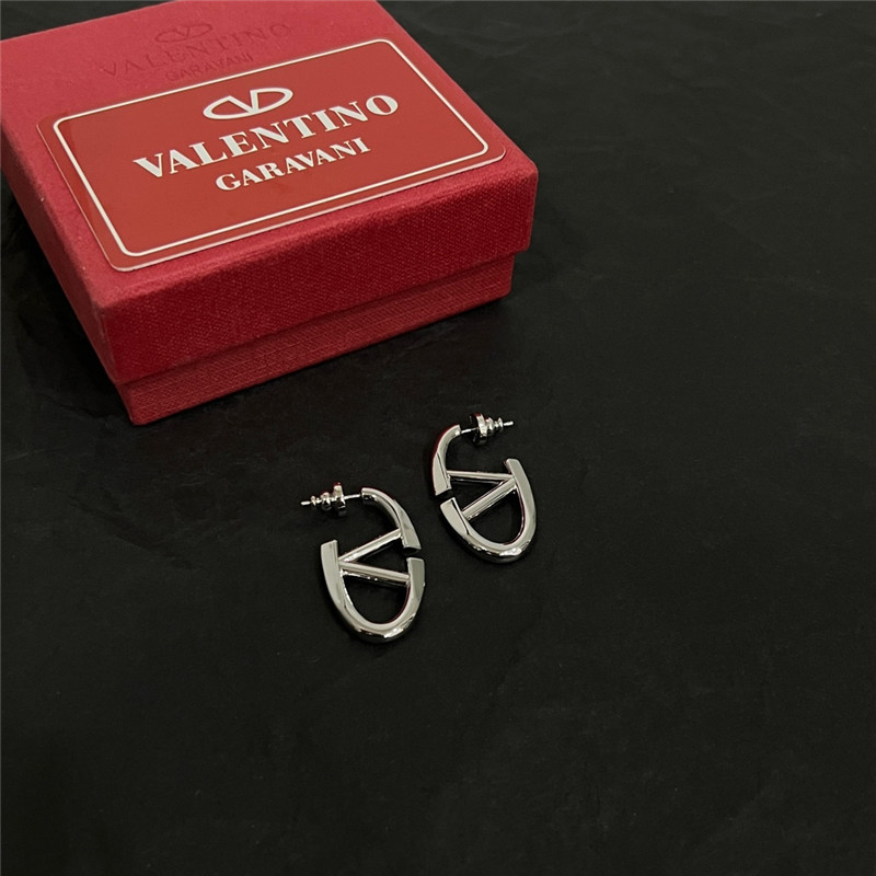 Va1e*ntin0 new earrings