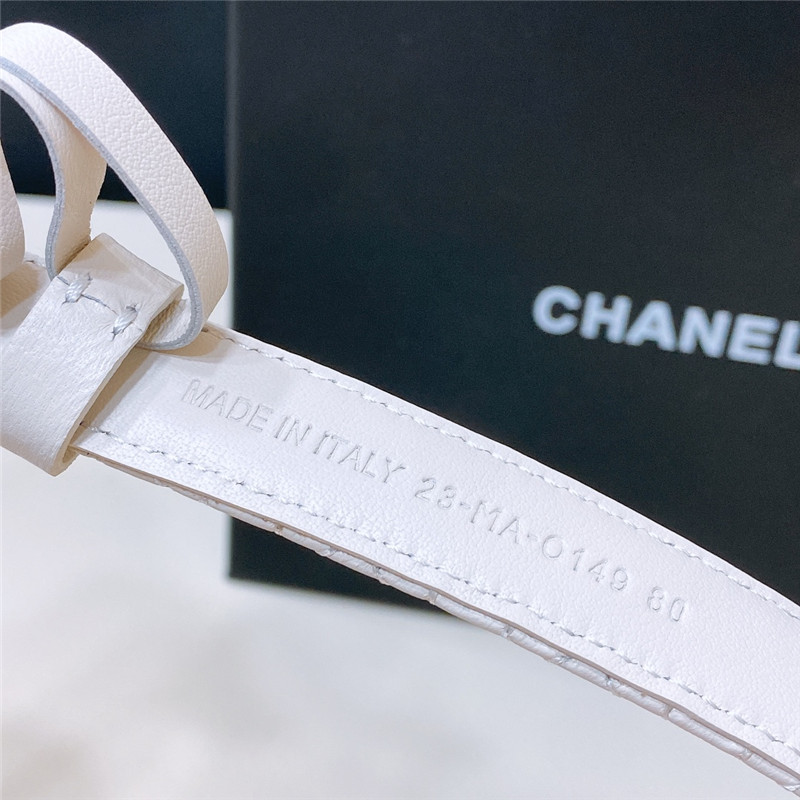 ch**el D1am0nd lambskin with plain bottom belt