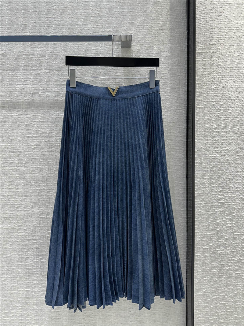 Va1e*ntin0 ach**elordion pleated denim skirt replica d&g clothing