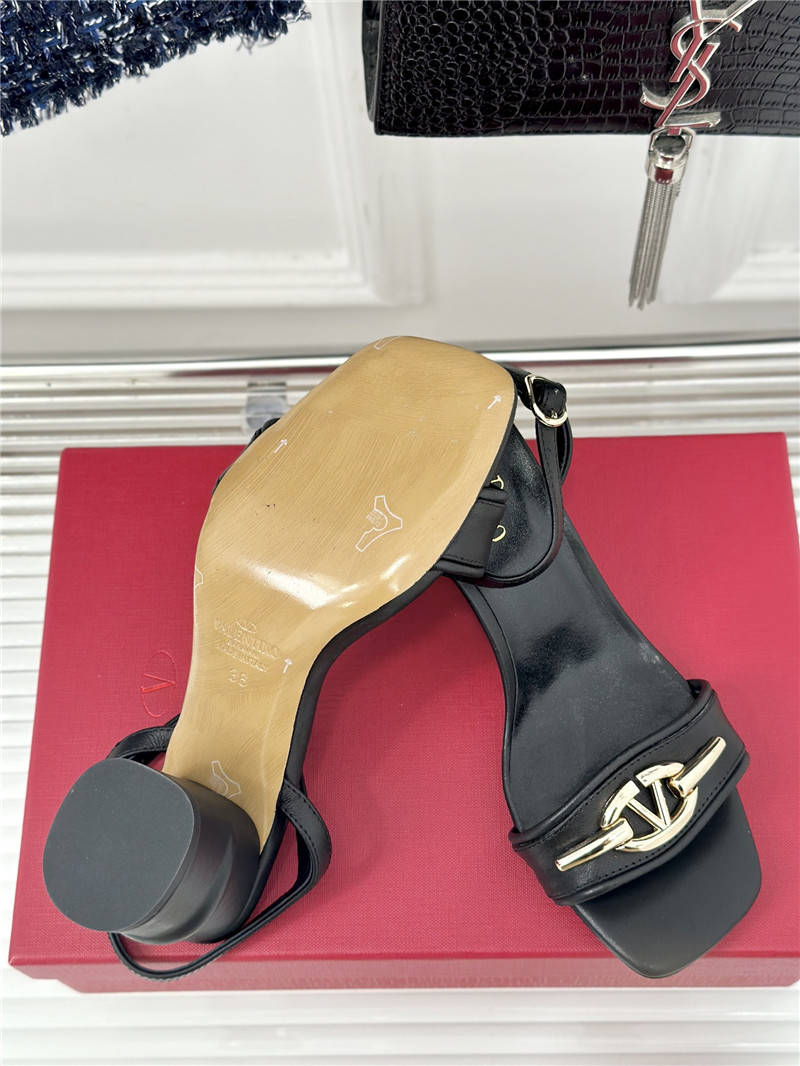 va1e*ntin0 thick heel sandals ma1s0n Marg*e1a replica shoes