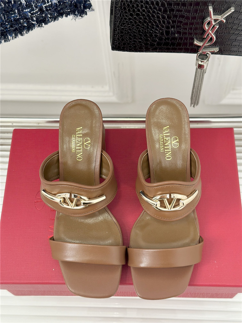 va1e*ntin0 thick heel sandals ma1s0n Marg*e1a replica shoes