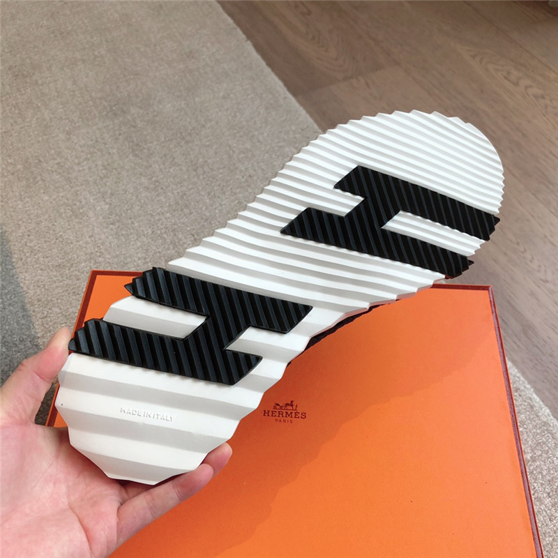 H**me5 women’s black bouncing sneakers