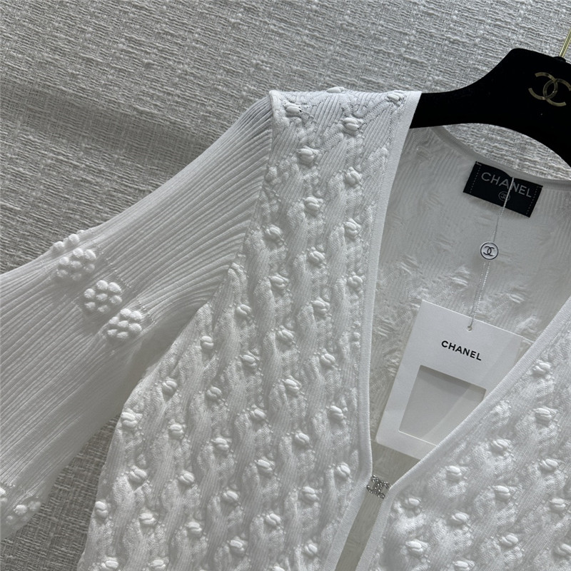 Ch**el hook fastening knitted cardigan in white