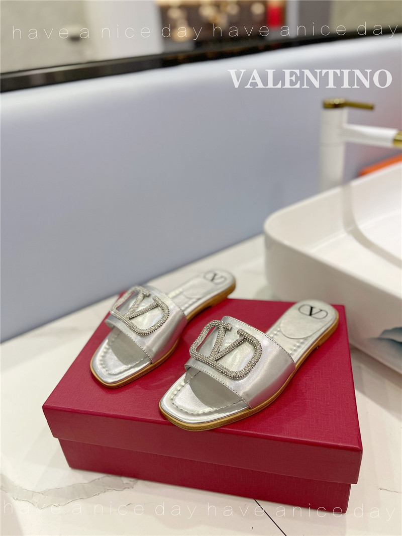 va1e*ntin0 new season slippers Marg*e1a replica shoes