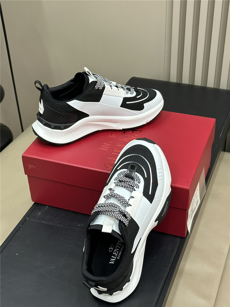 Va1e*ntin0 garavani true act sneakers black