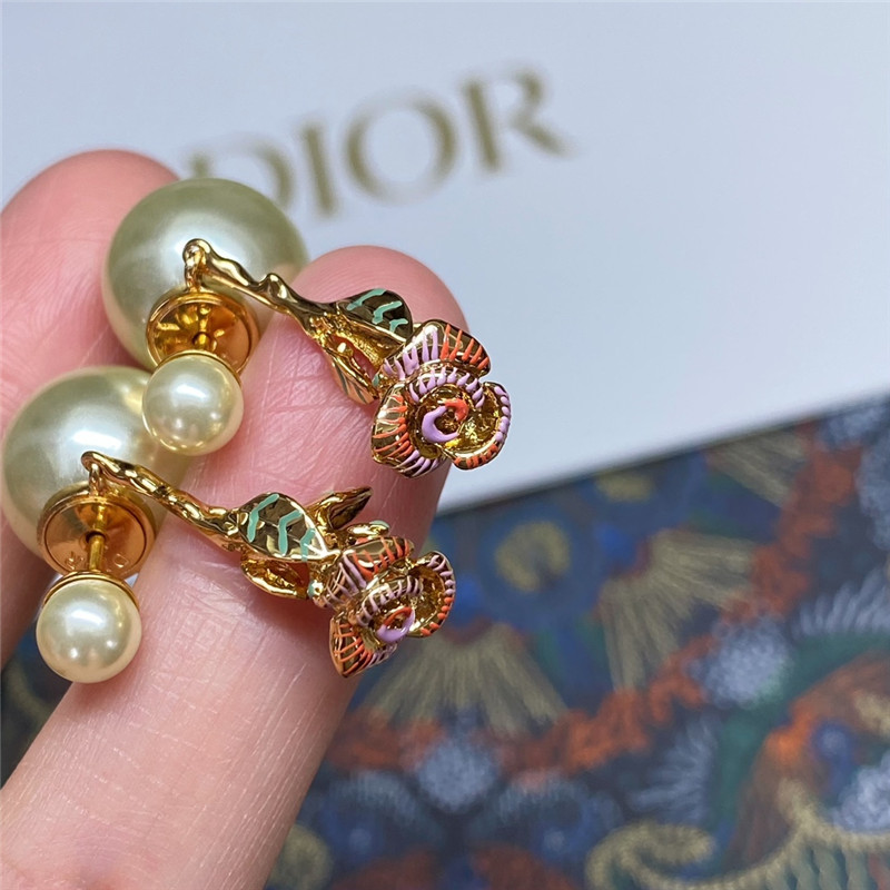 D10r rose earrings