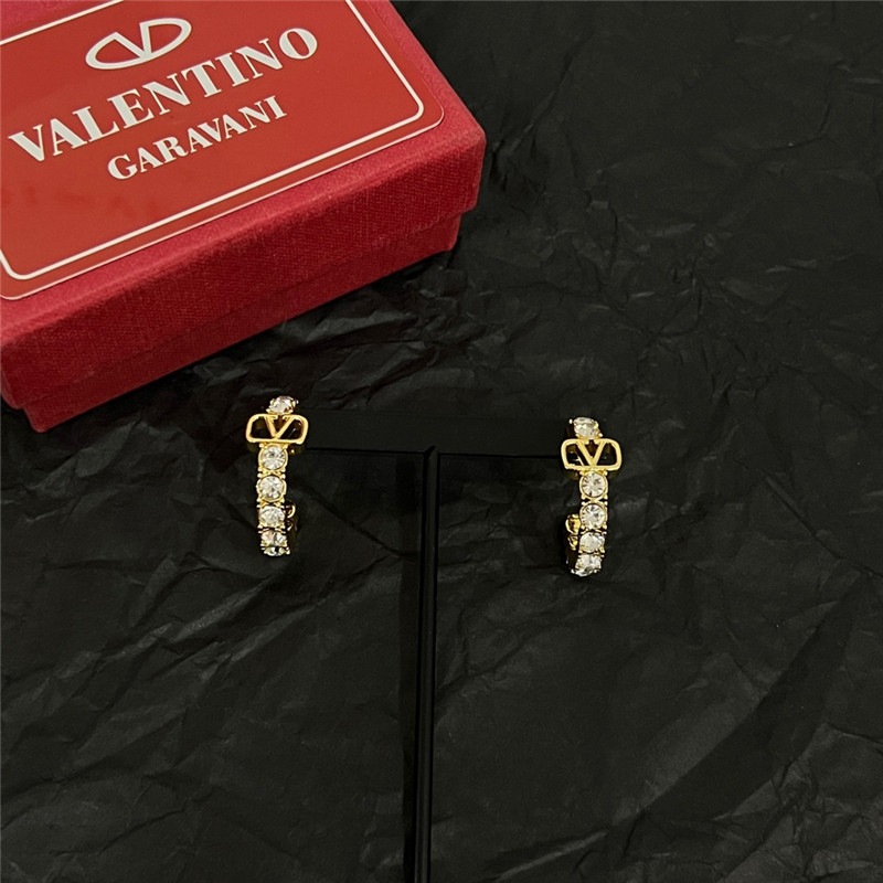 Va1e*ntin0 new earrings