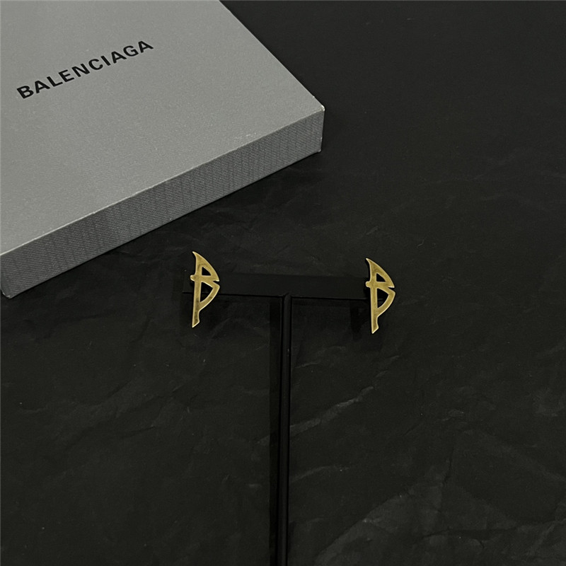 Ba1en*iaga vintage earrings