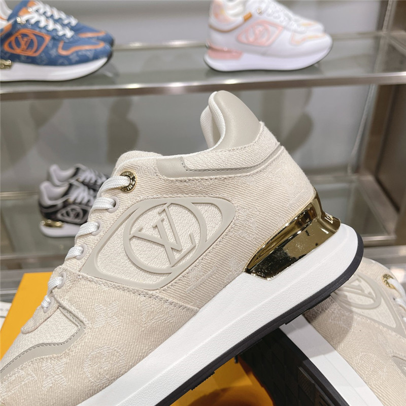 l0vis Vvtt0n lv logo run away sneakers in beige