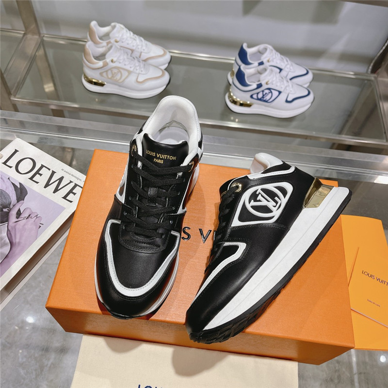 l0vis Vvtt0n women’s black lv run away sneakers