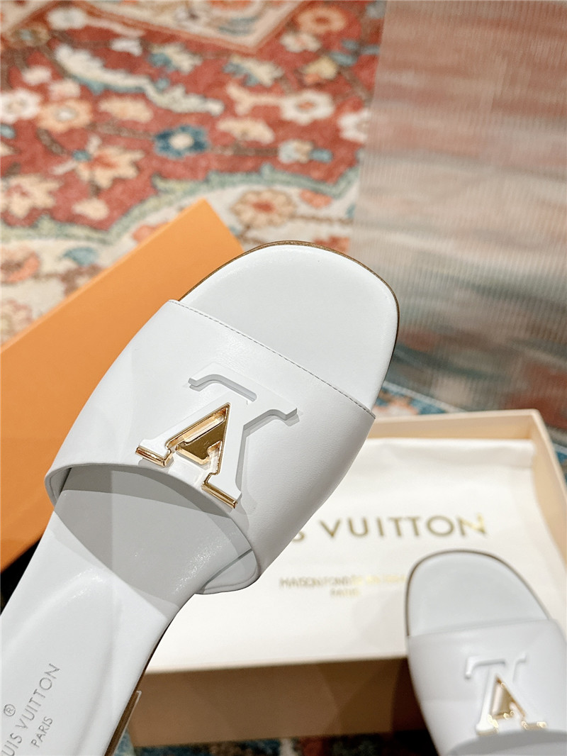 l0vis Vvtt0n lv flat sandals best replica shoes website