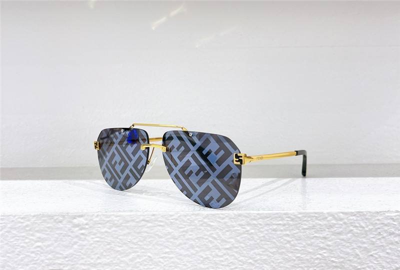 F**di fashionable aviator sunglasses