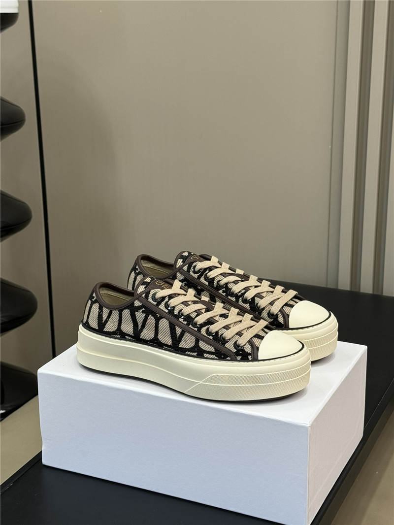 Va1e*ntin0 gray canvas flat sneakers