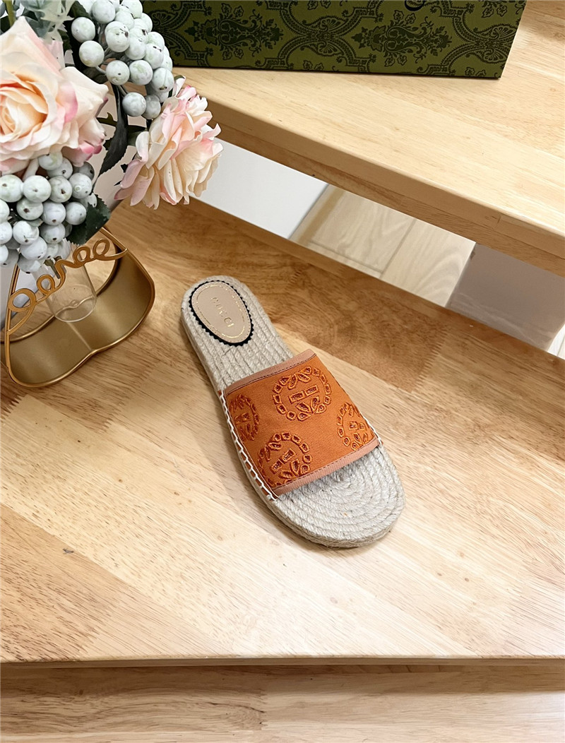 Gvc*1 interlocking g espadrille slides