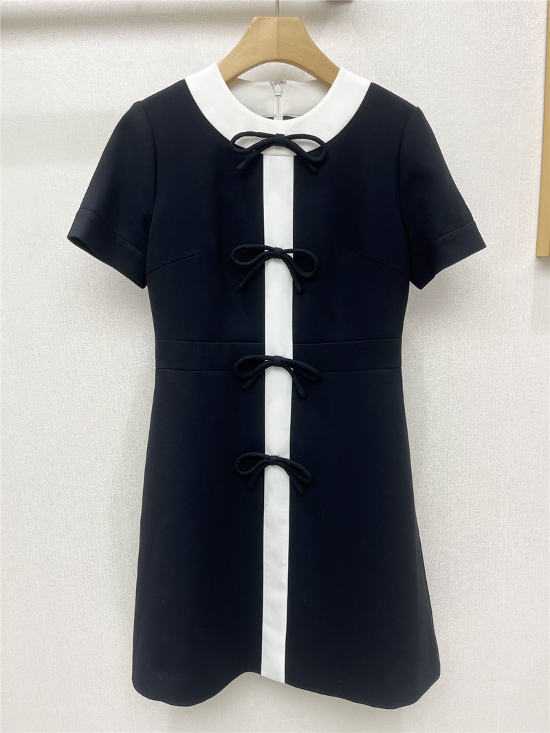 Va1e*ntin0 black dress replica d&g clothing