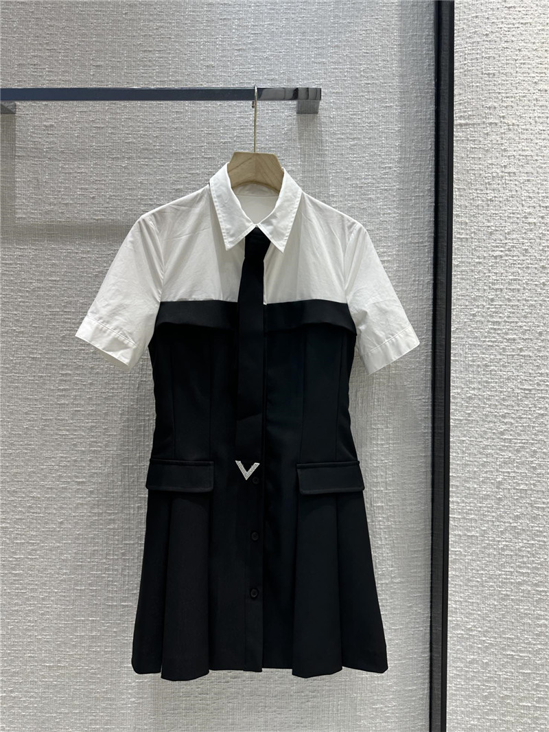 Va1e*ntin0 short sleeve dress replica clothing