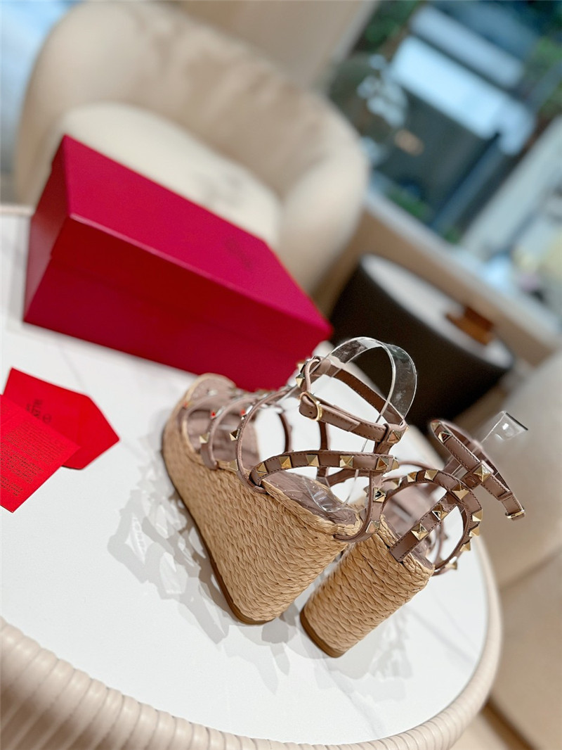 Va1e*ntin0 garavani rockstud wedge sandals beige