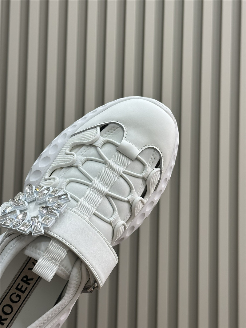 roger u1u1er d1am0nd buckle sneakers