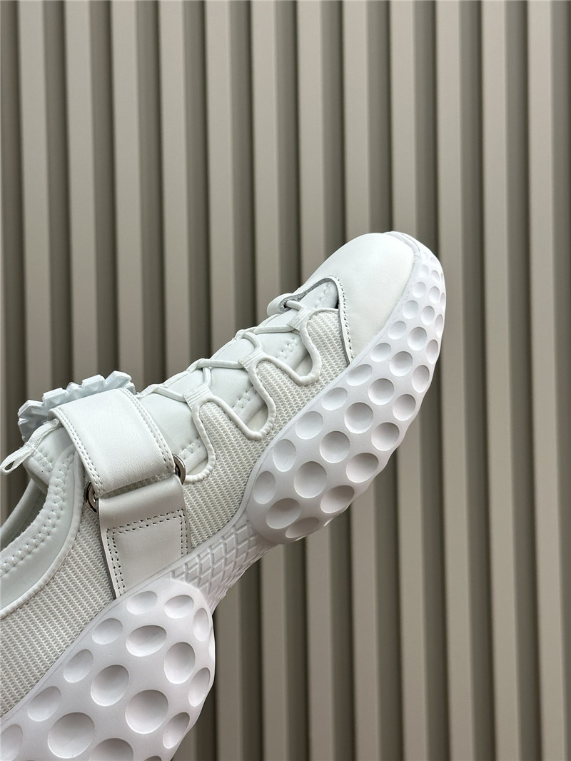 roger u1u1er d1am0nd buckle sneakers