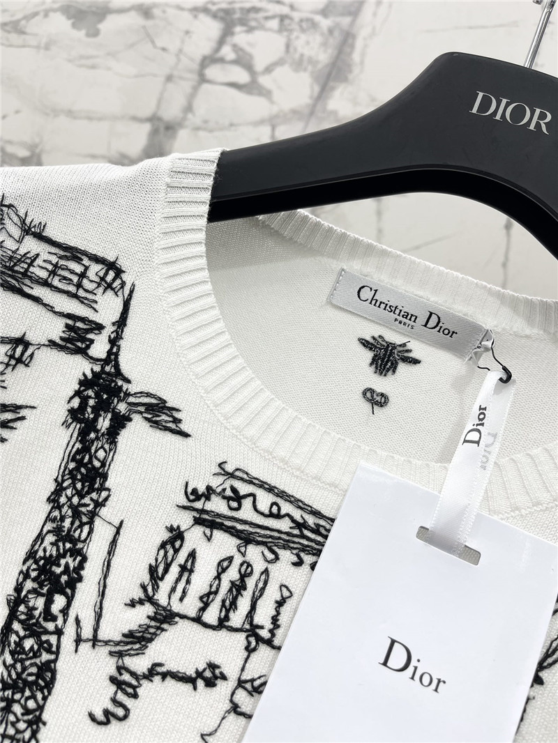 D10r embroidered painting knit t-shirt in white