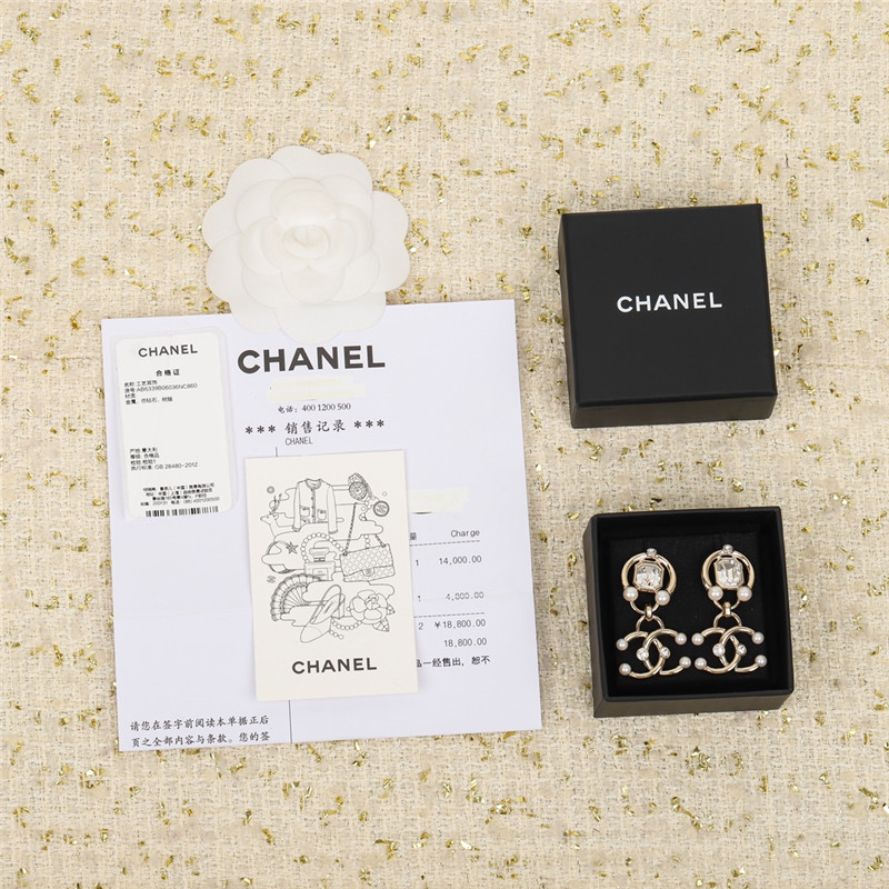 ch**el double t square D1am0nd earrings