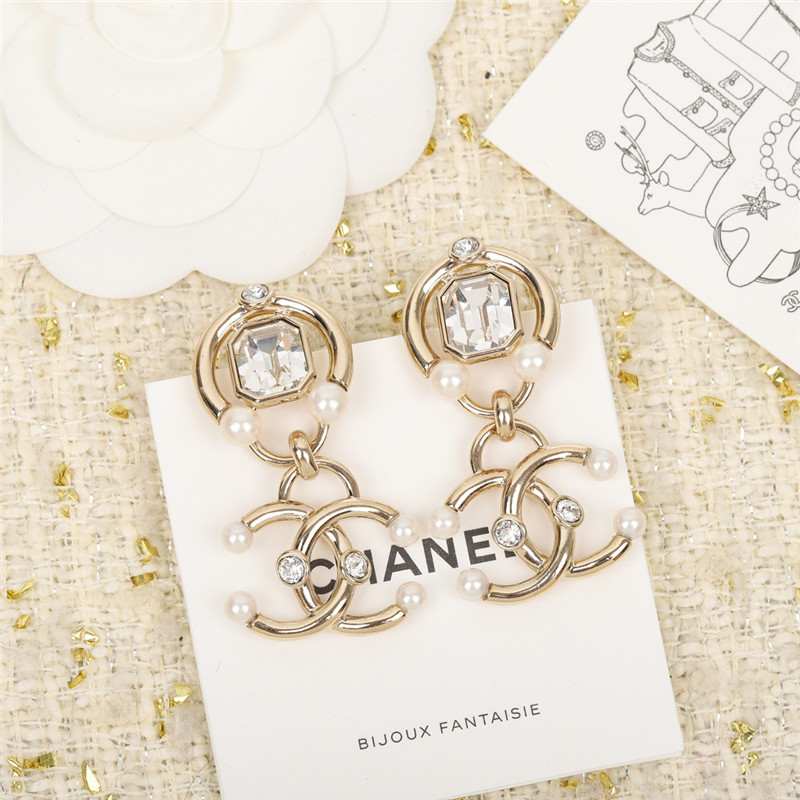ch**el double t square D1am0nd earrings