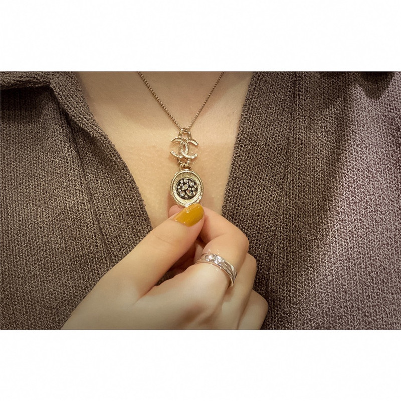 Ch**el double c necklace