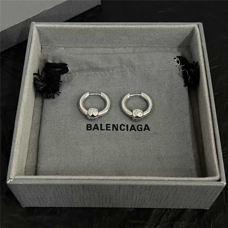 Ba1en*iaga retro earrings