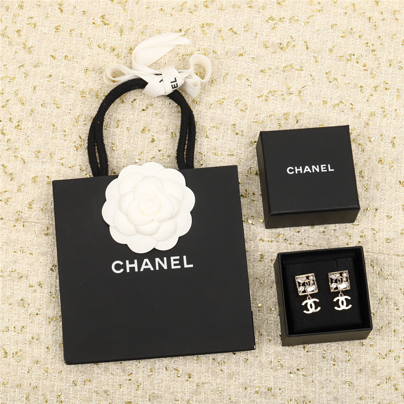 D10r new earrings