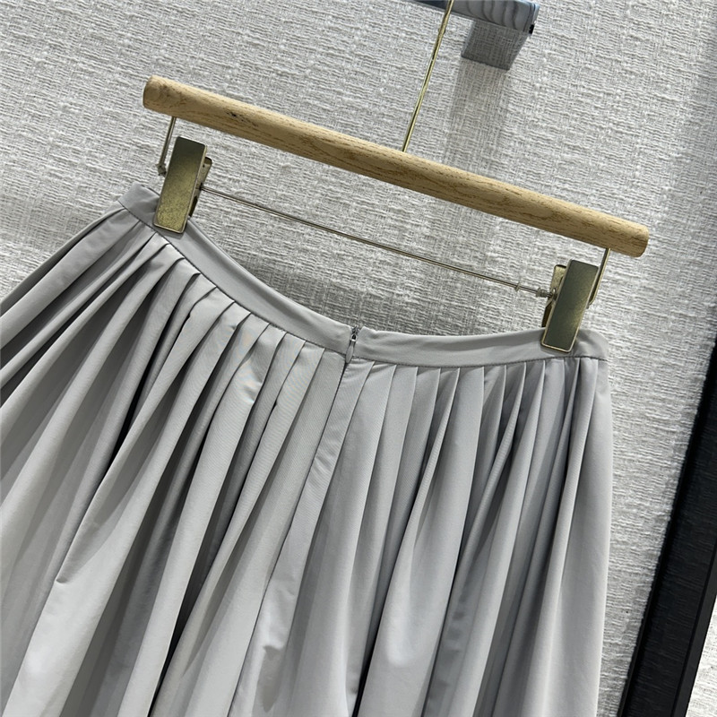 Pra*a sporty low-waist pleated skirt replica clothes