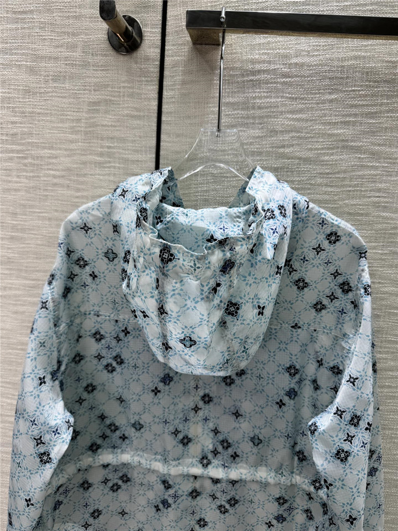 l0vis Vvtt0n lv blue label hat sun protection jacket replica clothing