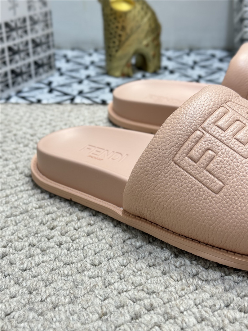 F**di roma slides pink
