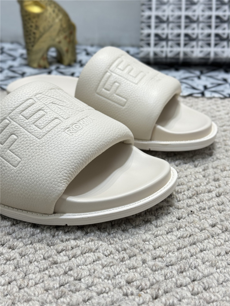 F**di roma slides white