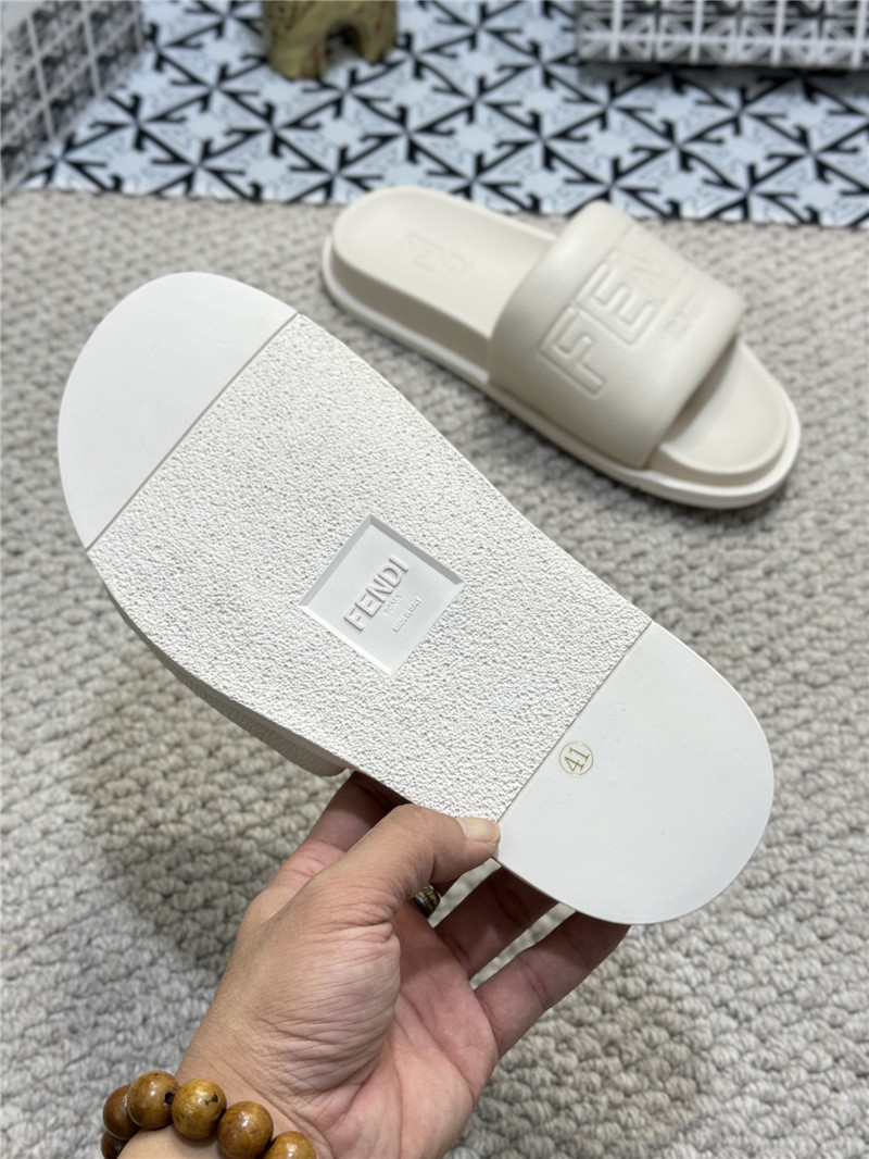 F**di roma slides white