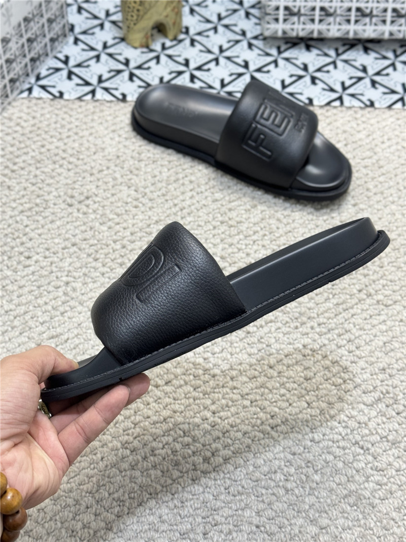 F**di roma slides black