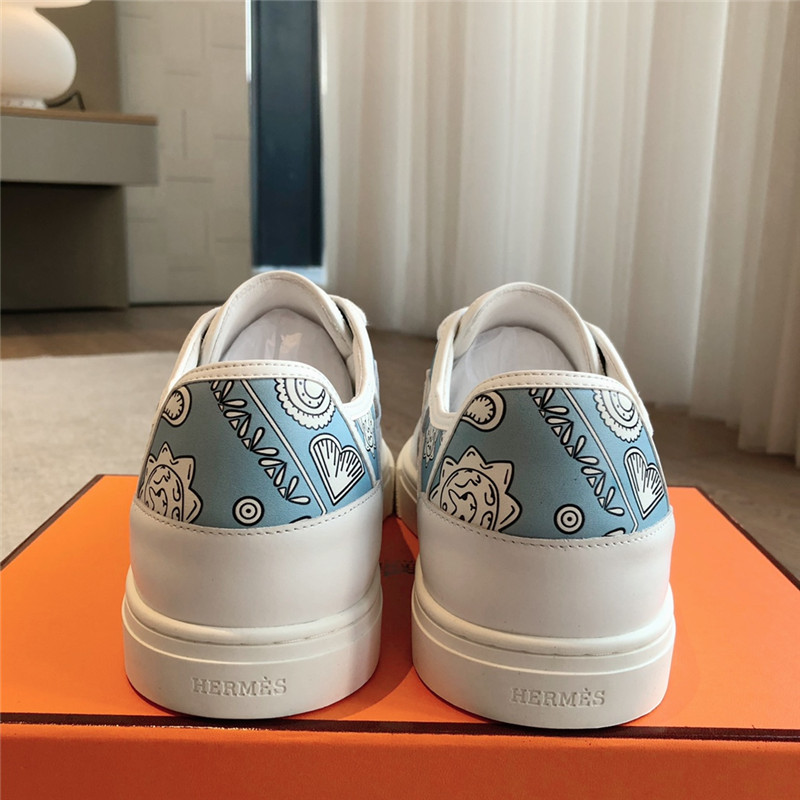 H**me5 canvas print lace-up sneakers