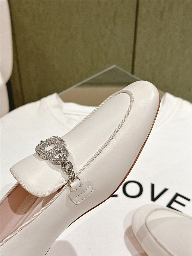 roger u1u1er embellished white leather loafers