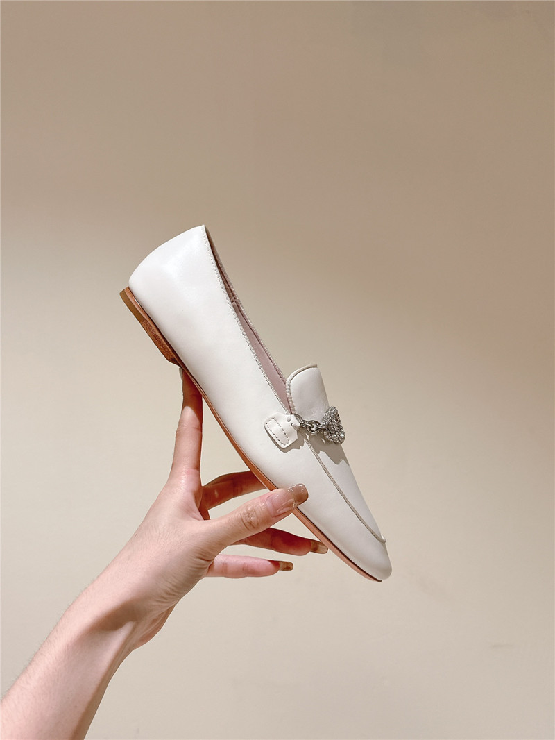 roger u1u1er embellished white leather loafers