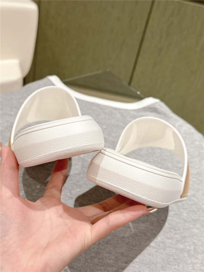 a1exa*der Mcqv*en logo flip flops