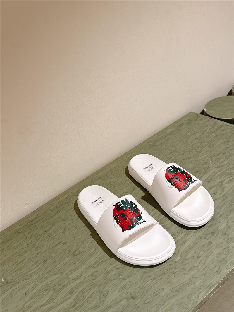 a1exa*der Mcqv*en flip flops