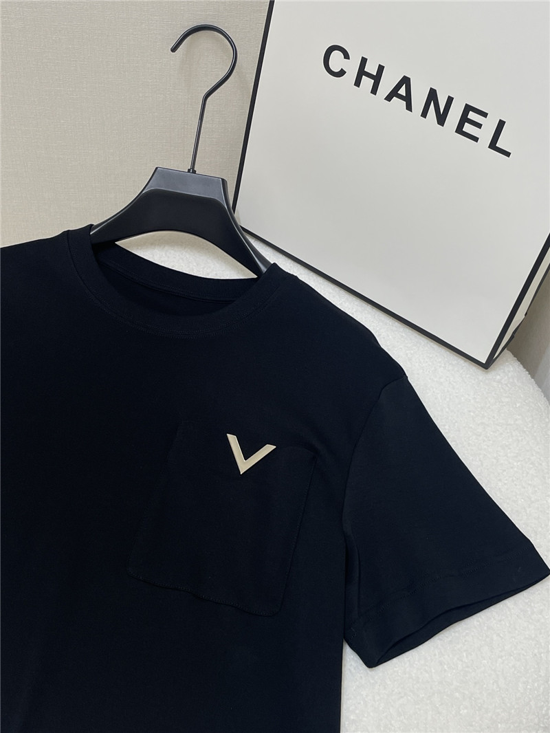 Va1e*ntin0 v pocket t-shirt replica d&g clothing