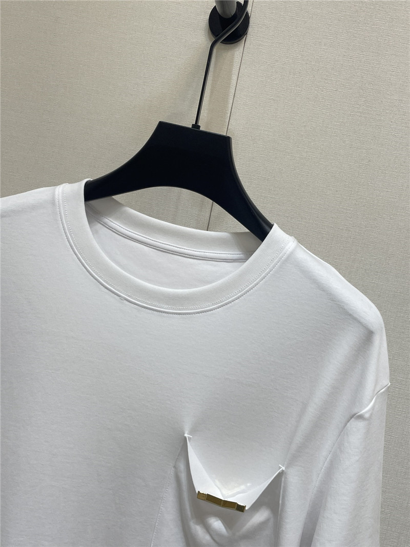 Va1e*ntin0 v pocket t-shirt replica d&g clothing
