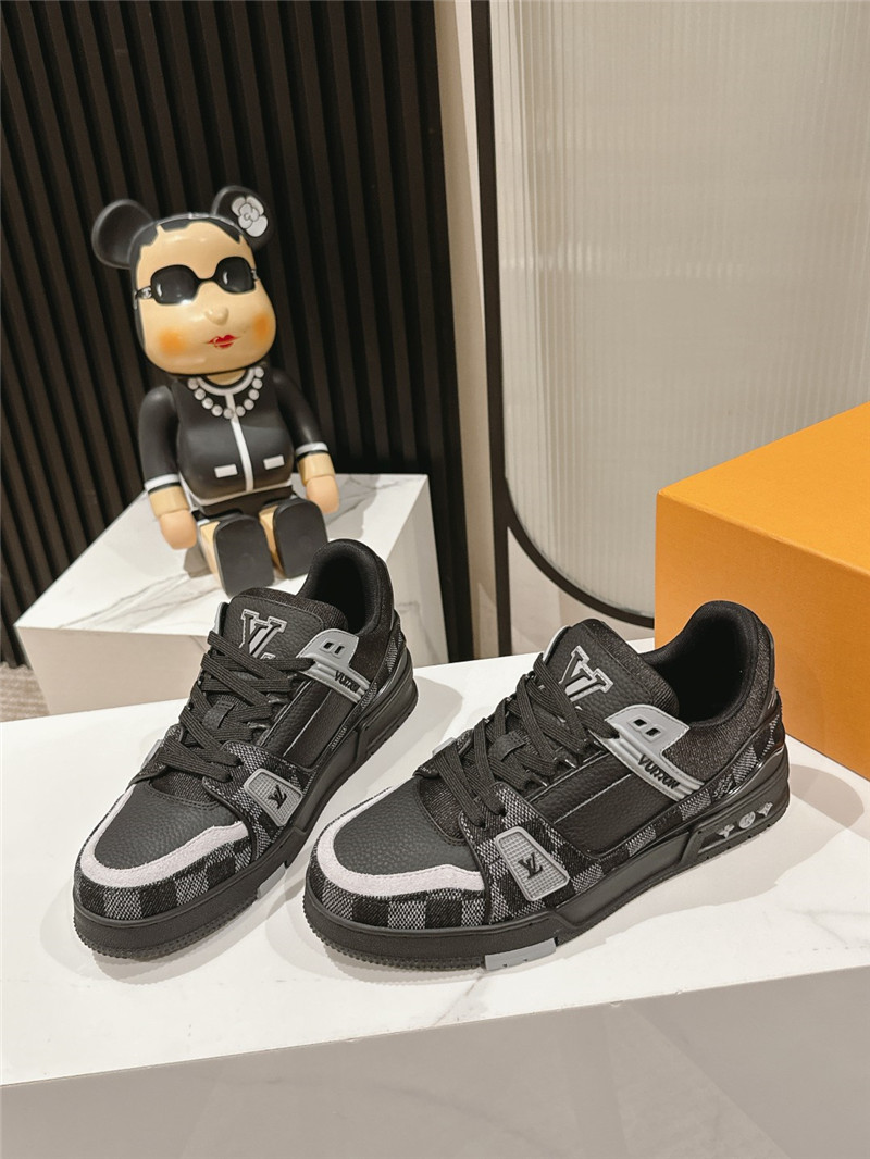 l0vis Vvtt0n lv trainer sneakers in black denim