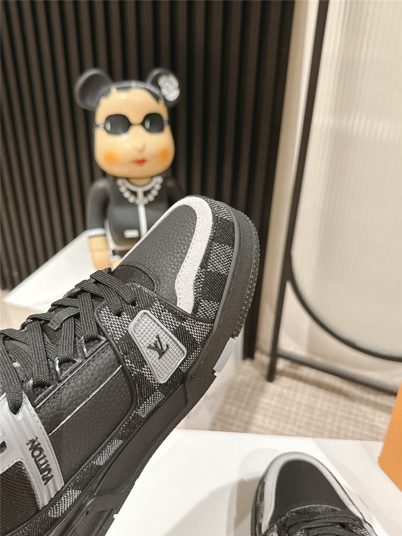 l0vis Vvtt0n lv trainer sneakers in black denim
