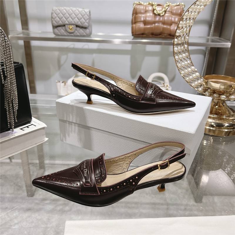 D10r boy slingback pump