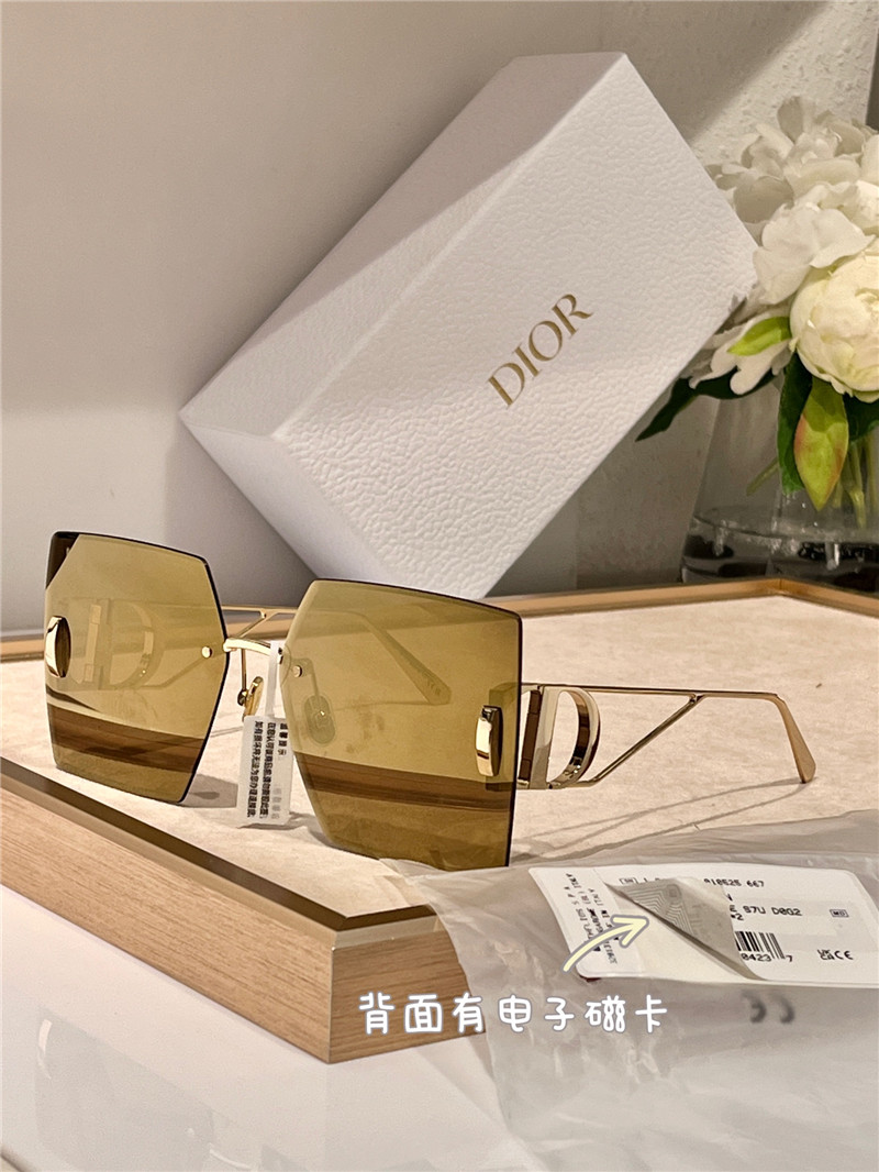 D10r new sunglasses
